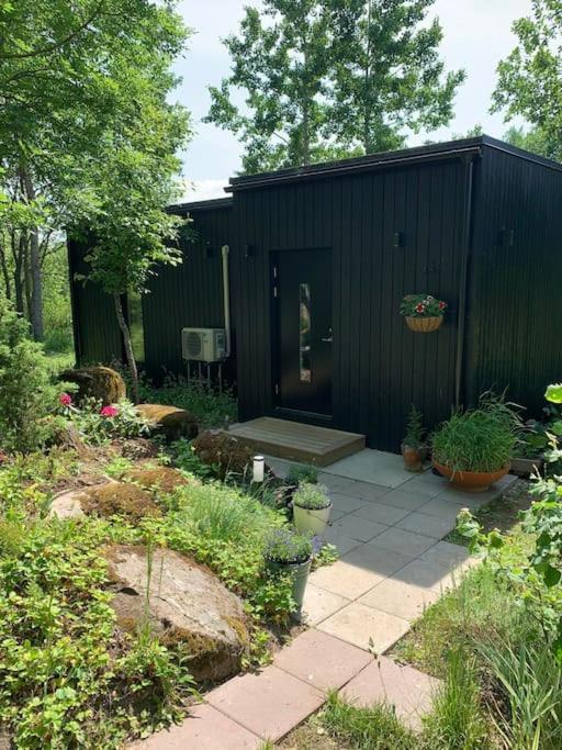 Small Cozy 3-Room House With Terrace & Large Garden Ilmandu Extérieur photo